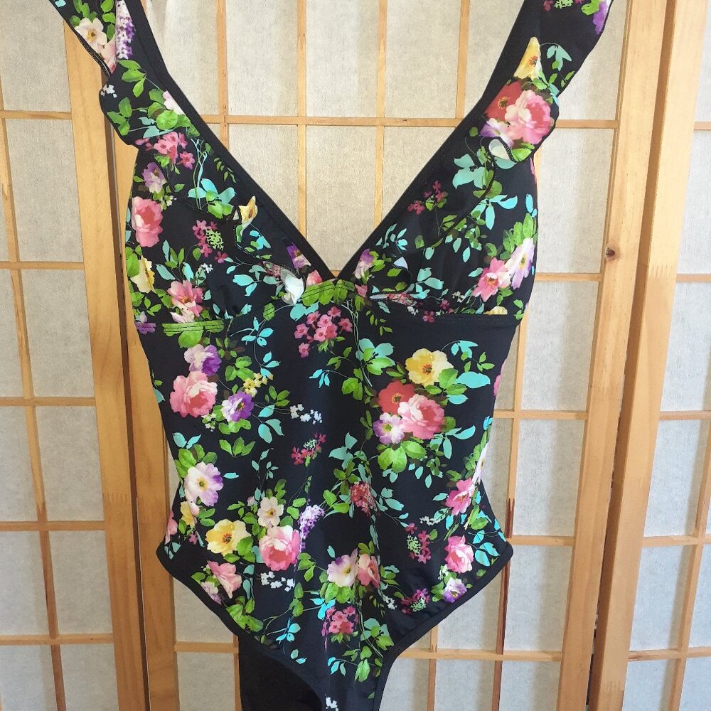 NEW! JADA LOFT BOUTIQUE 1 PC SWIMSUIT BLACK FLORAL PLUNGE RUFFLED-WOMENS SIZE L
